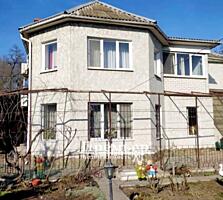 Дом с фасадным бизнесом в Малиновском р-не