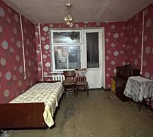 СРОЧНО! большая комната с балконом Кировский Ника 3/5 эт