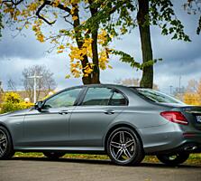 Mercedes Benz E 300 e.