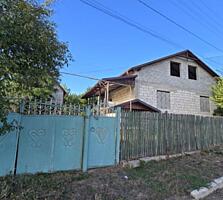 Spre vânzare 2 case pe 12 ari privat, satul Ivancea