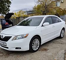 Продам белоснежную Тойота камри 40 гибрид, на нейтральных номерах