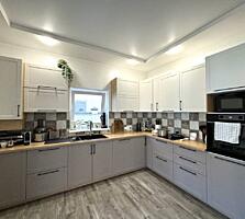 Предлагается к продаже современный и стильный двухэтажный дом с ...