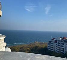 Продам большую квартиру с видом на море в доме Каркашадзе.