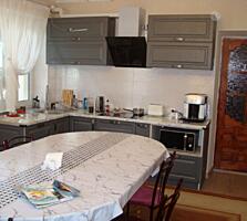 Продам современный, качественный 2-х этажный дом в Усатово.