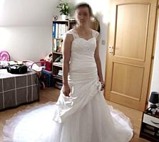 Продаётся отличное свадебное платье, привезённое из Германии, больше фотографий вышлю