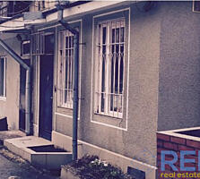 №1893. . . Предлагаем к продаже просторную ...