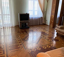 Продам 2-уровневую квартиру на Екатерининской площади