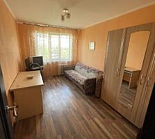 Продаётся 2-комнатная квартира блочного типа в Центре.