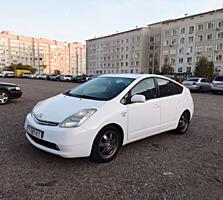 Продам Toyota Prius 2007 года.