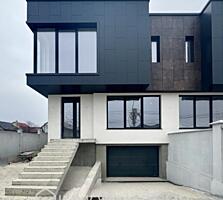 Casă cu 3 niveluri, com. Ciorescu Vă propunem spre vânzare o casă cu .