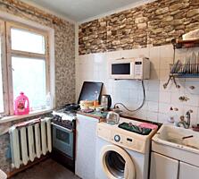 Продается 2-комнатная квартира ул. Ак. Филатова/ Дом мебели