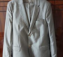 Продам мужской свадебный костюм