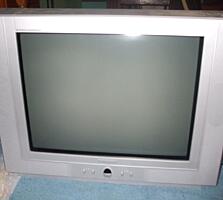 Televizor model vechi.