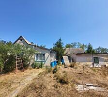 В продаже просторный кирпичный дом, расположенный на участке 17 соток 