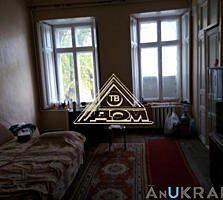 Продам комнату в коммунальной квартире с 1 соседом.