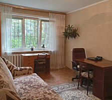 Продам трех комнатною квартиру на Таирова проспект Небесной Сотни