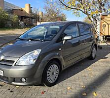 Продам надёжную и экономичную Toyota Corolla Verso 2006 года.