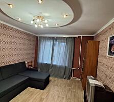 Продам просторную трехкомнатную квартиру на удобном первом этаже. ...