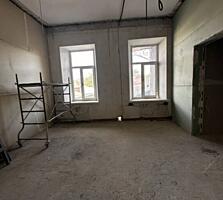 Пропонується до продажу велика 5-кімнатна квартира загальною площею ..