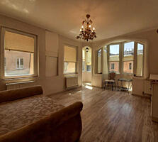 Отдельностоящий трехэтажный флигель в пять уровней в самом сердце ...