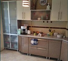 Продаётся чешка 5ти ком. перепланированная в 4х на Днепродороге.