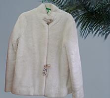 Белоснежная искусственная шубка