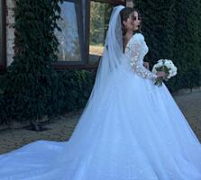 Продам шикарное свадебное платье