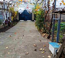 Чобручи центр дом 118 кВ удобства гараж подвал участок 30 сот