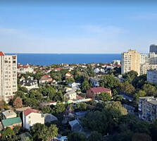 Квартира с панорамным видом моря и дизайнерским ремонтом в Аркадии, 