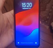 Продам телефон MI 8 флагман полностью рабочий п 256 г. Новая батарея.