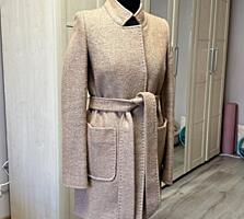 Продам пальто б/у, без следов носки, 40 размер