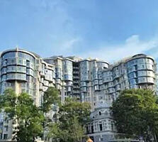 Продам квартиру 120 кв. м., 9/16, новій дом, жк Мерседес.