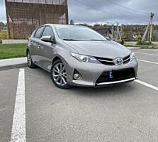 Toyota Auris Hybrid