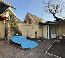 Продается большой ДОМ в потовой локации. р-н Красные Казармы. Торг.