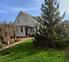 Продам дом у моря. Каролино Бугаз. Центр. 2х этажный, кирпичный.2004 .