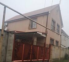 Продается просторный двух этажный дом. Общей площадью 185.6 кв.м. В ..