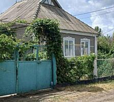 В продаже кирпичный дом, тёплый, общей площадью 80 м2, 7 соток земли. 