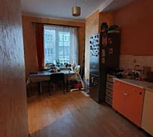 Продам 1 комнатную квартиру в центре, рядом Привоз.
