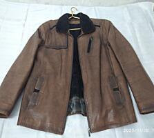 Продам мужскую кожаную куртку на съёмной цигейке в отличном состоянии.