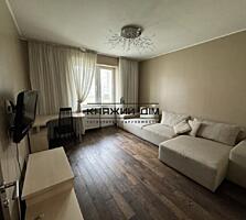 Продаж 3 кімнатної квартири по вул. Ахматової 35. Загальна площа ...