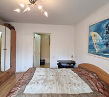 2 -х комнатная сталинка на пр. Шевченко.