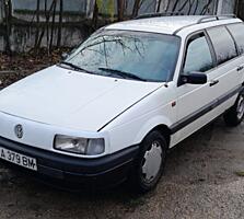 Продам пассат В-3 универсал 1.8 бензин