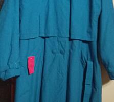 Новый женский плащ XL р-р на синтепоне (тонкий слой).