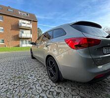 Отличный KIA Ceed SW — пробег 117 тыс., один владелец