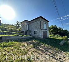 Casă cu 2 niveluri, com. Ghidighici Vă propunem spre vânzare casă cu .