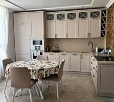 продаж 4-к квартира Київ, Шевченківський, 288000 $