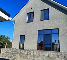 Продам новый с ремонтом 2х этажный дом в с. Нерубайское.