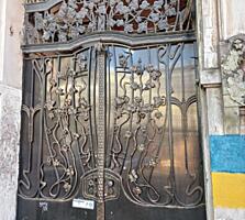 Продам под гостиничный бизнес в центре.