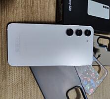 Продам Samsung S23 8/256 гб