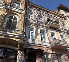 Предлагается к продаже комната в коммуне на Льва Толстого. Три ...